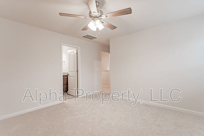 Building Photo - 147 Clingstone Trl