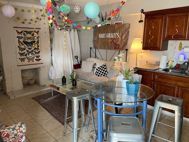 Living Room - 90 Morris St