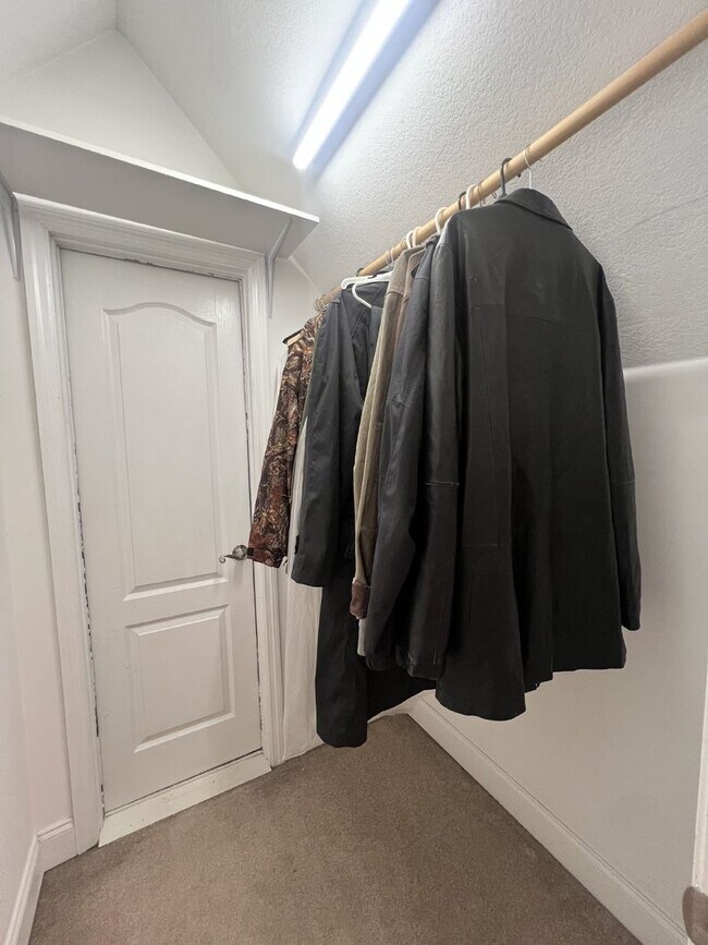 Building Photo - 7475 British Rd