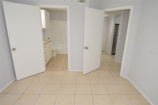 Building Photo - 8702 Mallard Reserve Dr