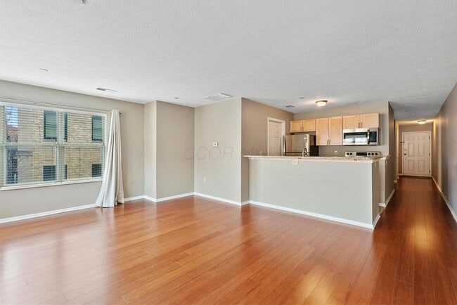 Building Photo - 35 Buttles Ave