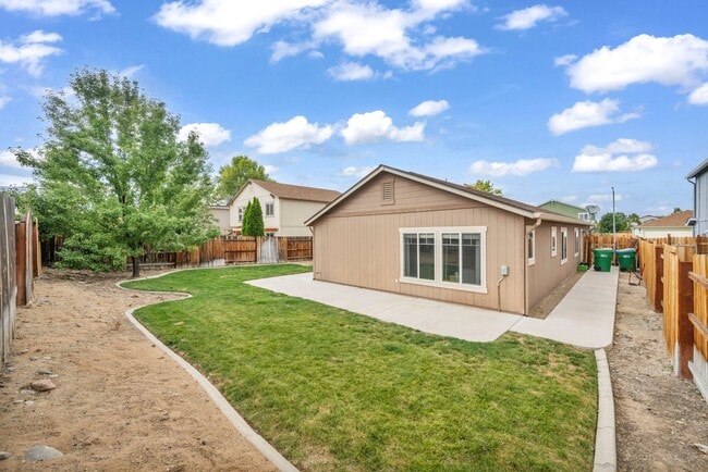 Building Photo - Currently being enjoyed by another resident - Available for move-in April 5th. Accepting tours fo...