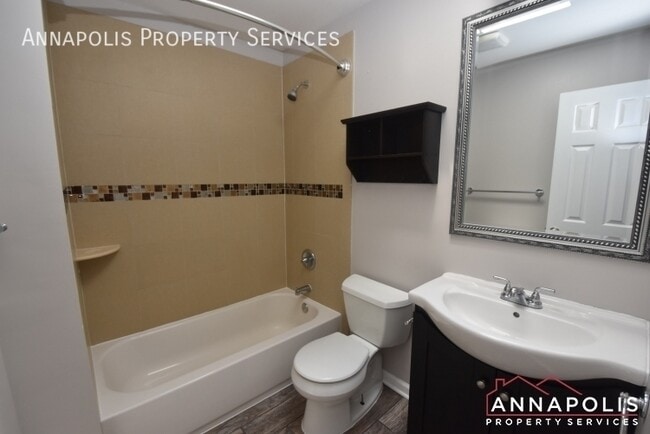 Building Photo - 442 Poplar Ln