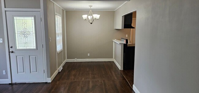 Building Photo - COMING SOON!! Available Soon in SF KCMO