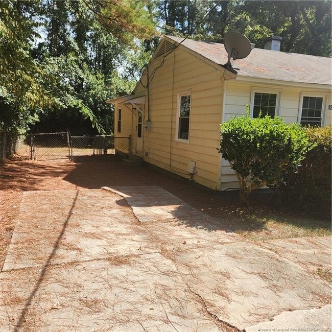 Building Photo - 1201 Thelbert Dr