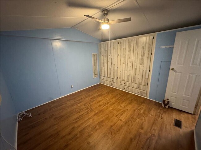 Building Photo - 7920 Sunrunner Dr