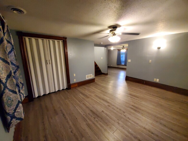 Building Photo - 104 NW 2nd St