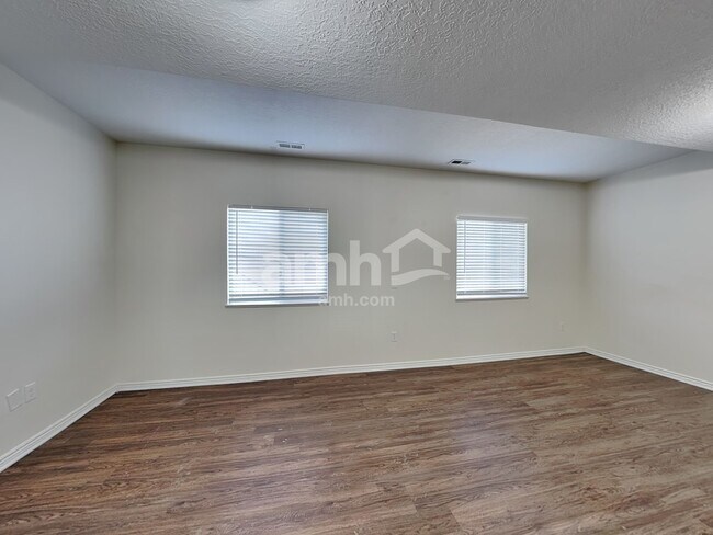 Building Photo - 2602 W 4050 S