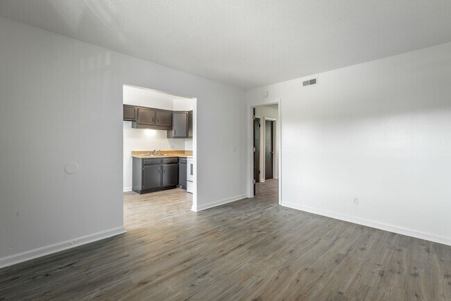 Building Photo - 7437 Private Ln