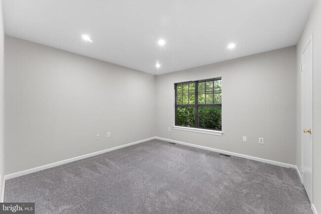 Building Photo - 11331 Headlands Ct