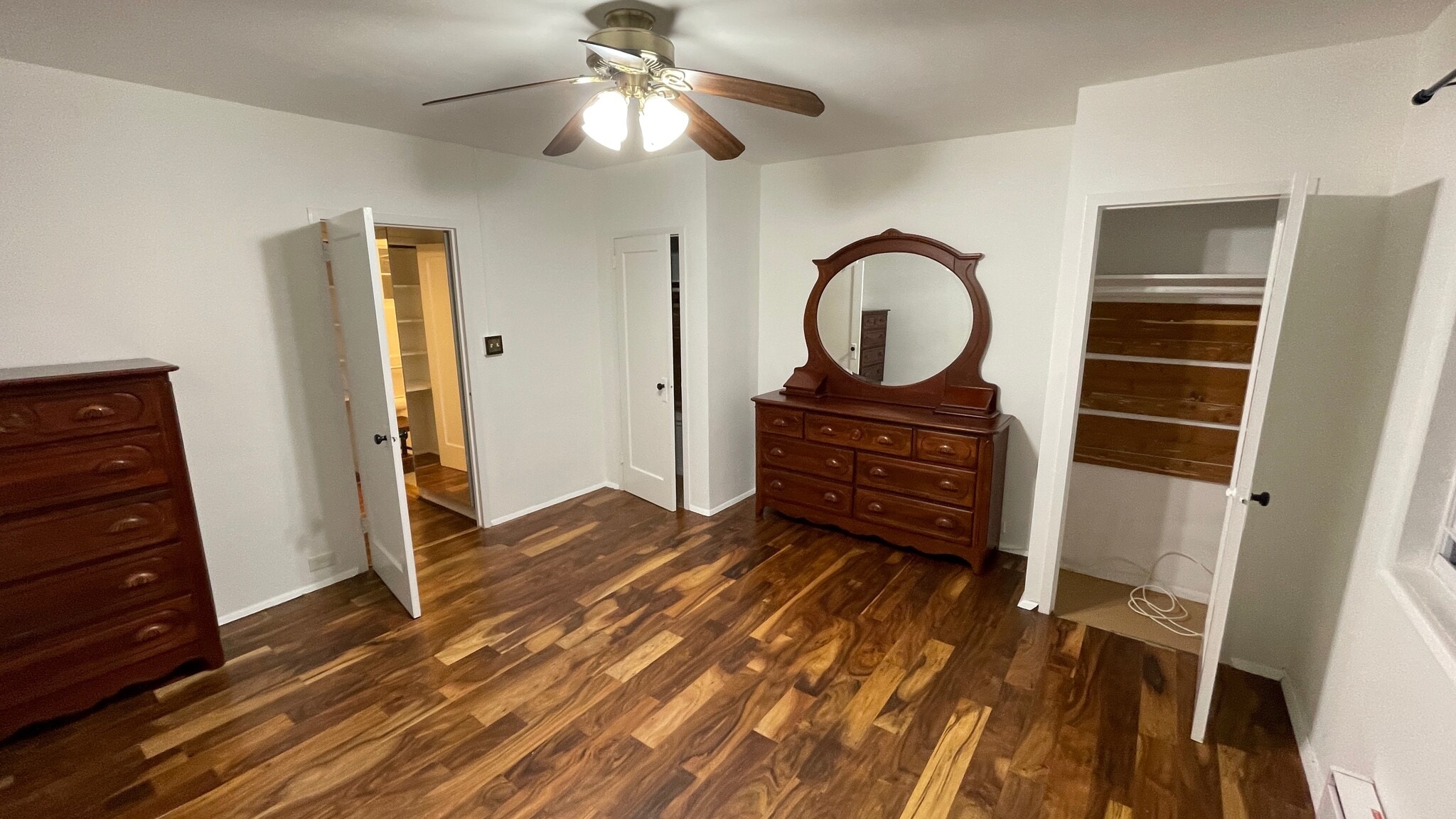 Building Photo - 3338 Valley Dr