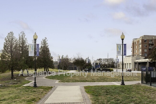 Building Photo - 3600 S Glebe Rd