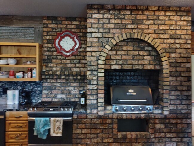 Building Photo - 256 E Fork Big Sandy Rd