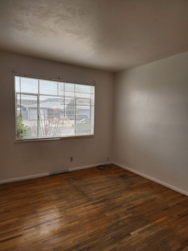 Building Photo - 3 Bedroom Home in The Caminas