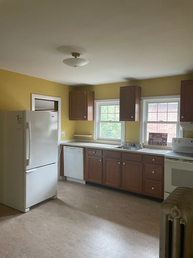 Building Photo - 202 High St