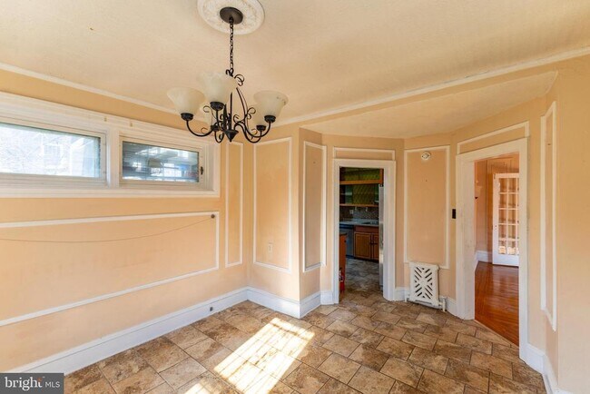 Building Photo - 2216 Georges Ln