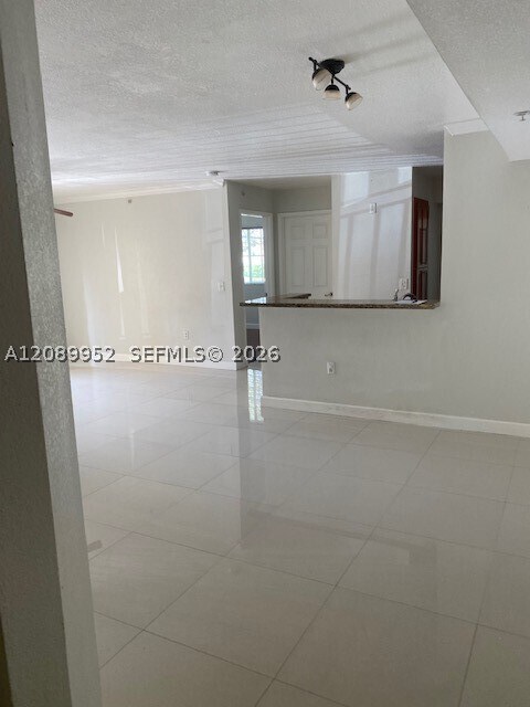 Building Photo - 2496 Centergate Dr