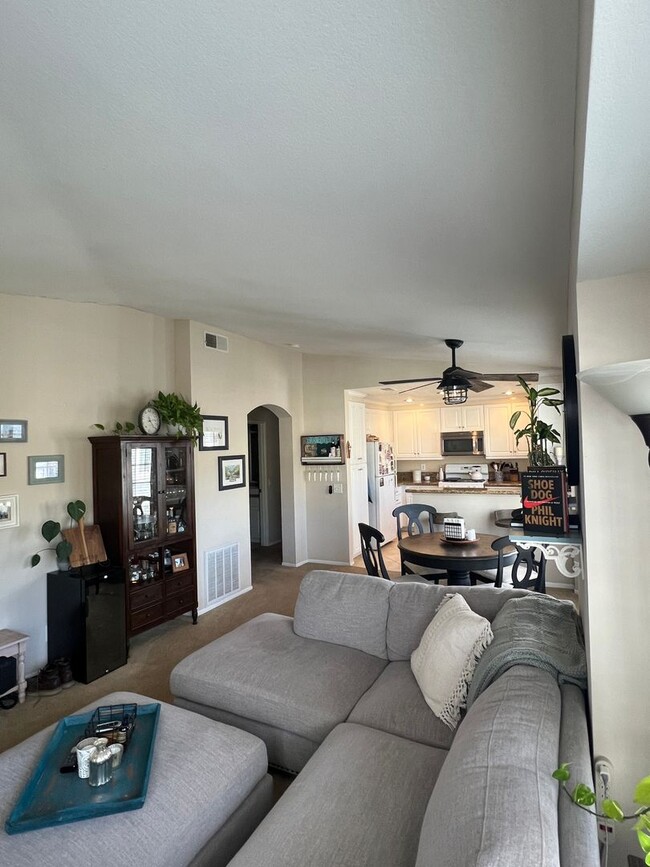 Building Photo - Charming 2-Bed, 2-Bath Condo in Aliso Viej...