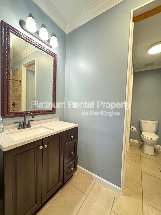 Building Photo - 1702 Stonegate Way SW