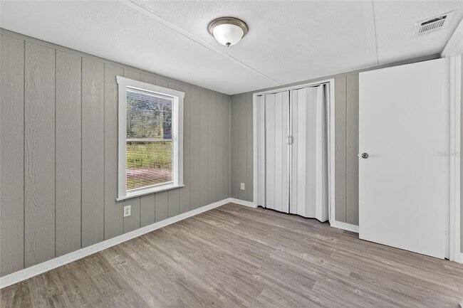 Building Photo - 39256 Lizabeth Cir