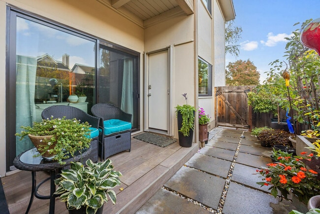 Building Photo - 50 Horgan Ave