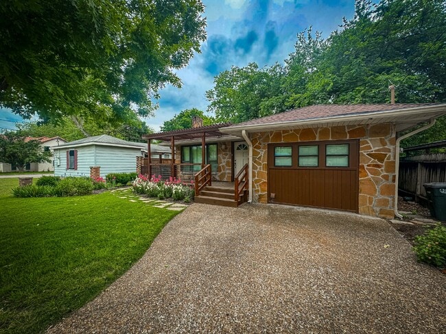 Building Photo - Adorable single story home in Landa Park E...