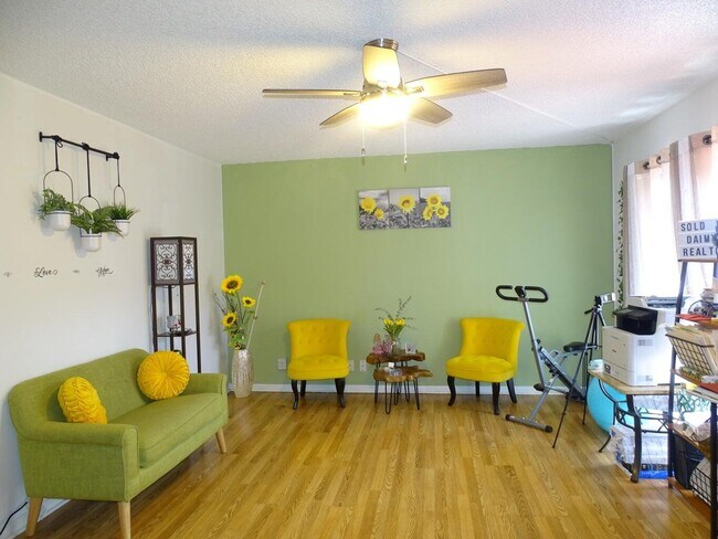 Building Photo - 2164 White Pine Cir