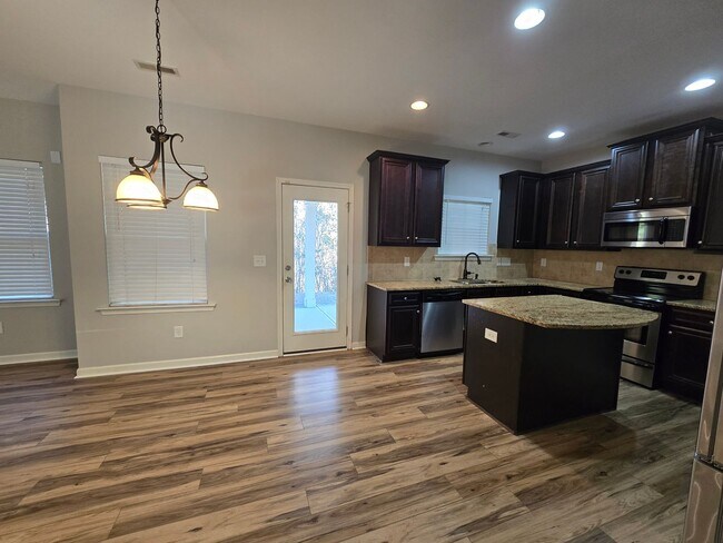 Building Photo - 156 Salisbury Ln