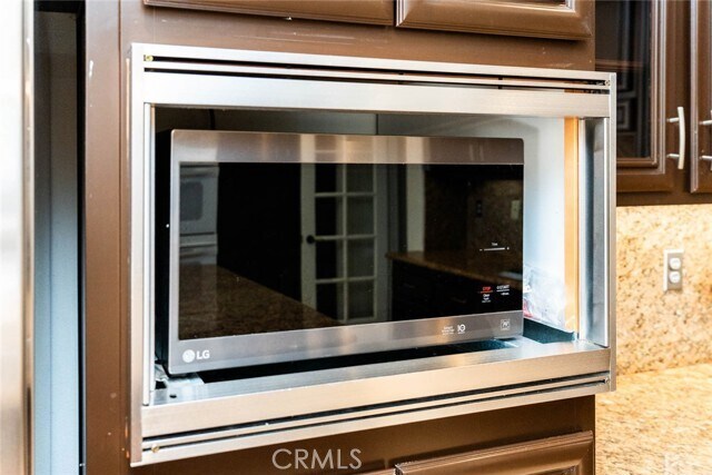 Building Photo - 6 Roseleaf