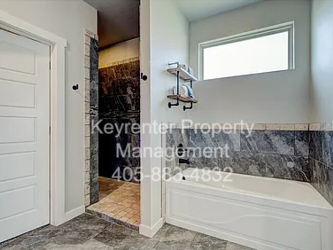 Building Photo - LIMITED TIME: 50% OFF FIRST MONTH’S RENT Magnificent 3BD/2BTH home in Council Ridge