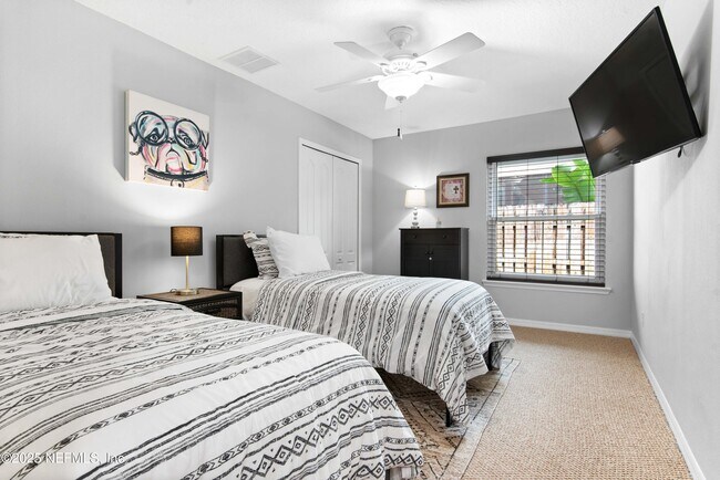 Building Photo - 2650 Kermit Ct