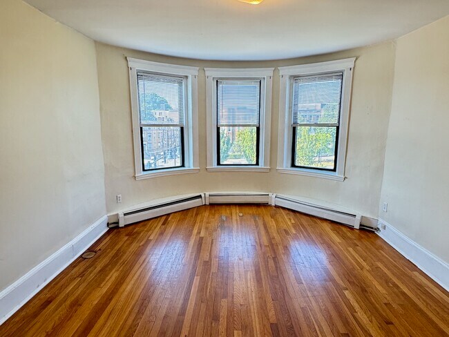 Building Photo - 1678 Commonwealth Ave