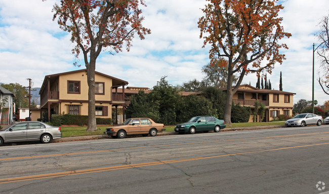 Building Photo - 1831 Riverside Dr