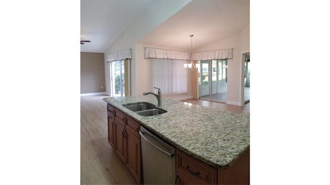 Building Photo - 5810 Garden Lakes Majestic