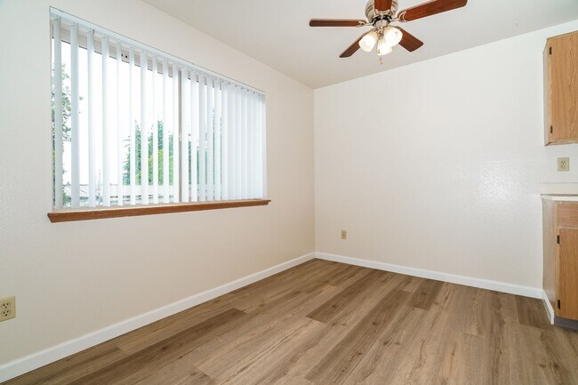 Building Photo - Welcome to Magenta Apartments – Where Quie...