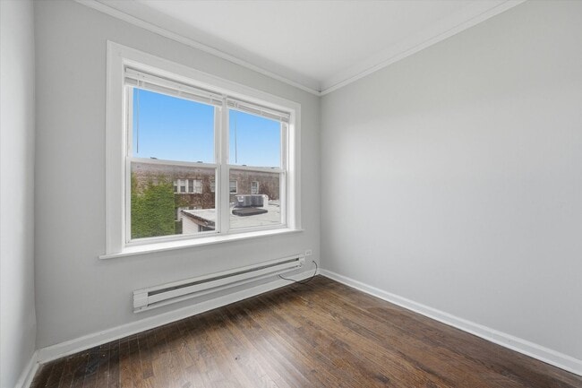 Building Photo - 841 E 80th St