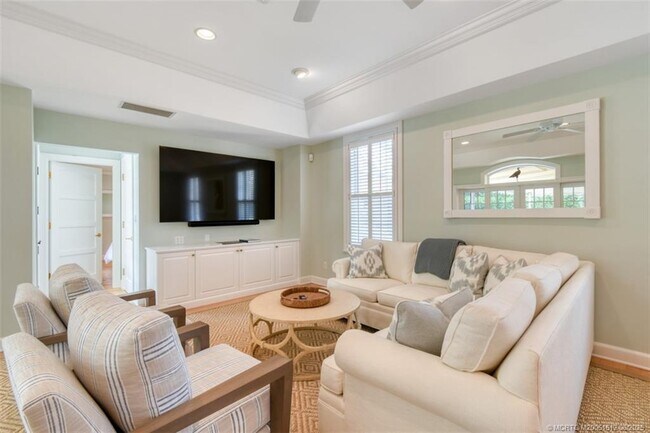 Building Photo - 485 S Beach Rd