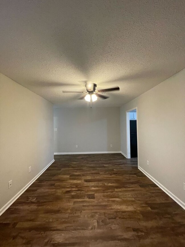 Building Photo - 103 Cedar Ct