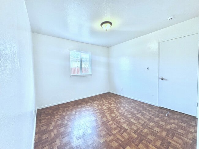 Building Photo - 277 Cherry Way