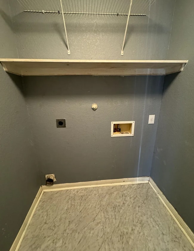 Building Photo - 9334 Ingleton