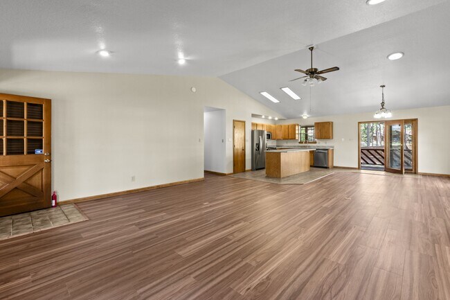 Building Photo - 103 E Miller Ct