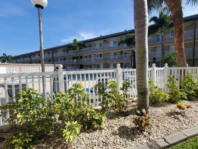 Building Photo - 150 Harborside Ave