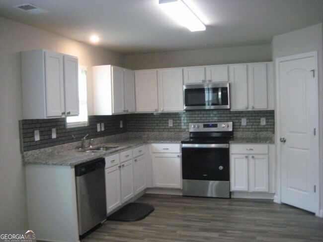Building Photo - 310 Indian Lake Trail