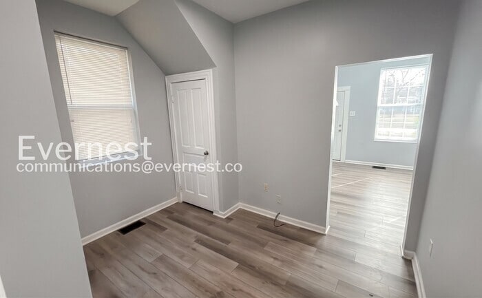 Building Photo - 4027 S Grand Blvd