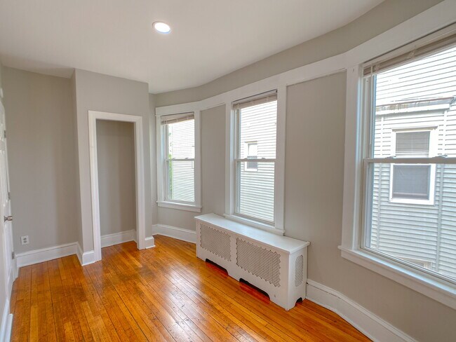 Building Photo - 544 Hudson Ave