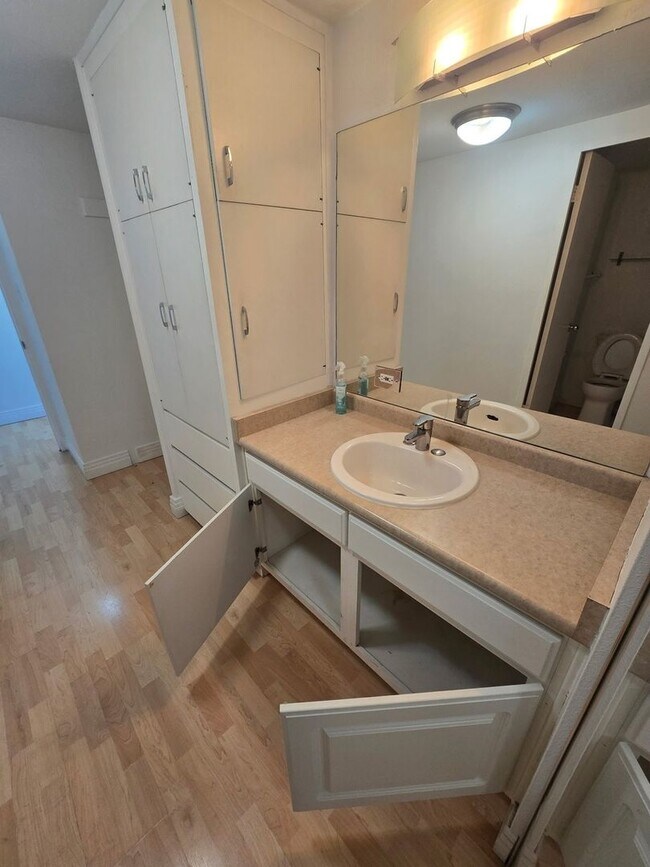 Building Photo - 1196 N Grant St