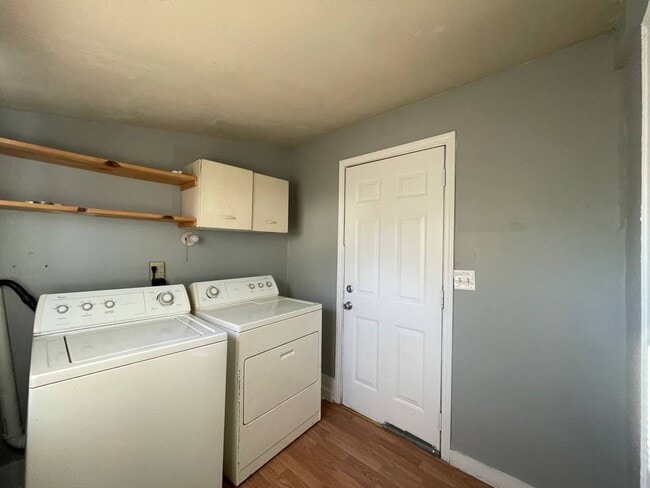 Building Photo - 1016 S Woodbury St