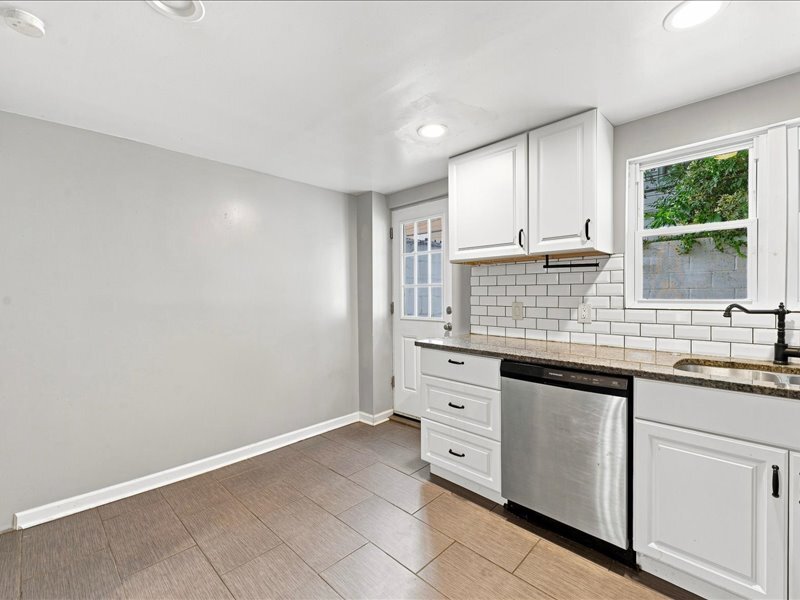 Building Photo - 521 Cantrell St