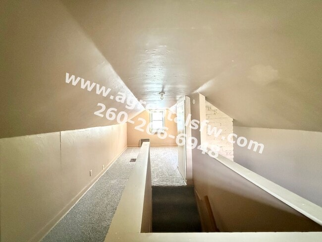 Building Photo - 3 Bedroom House