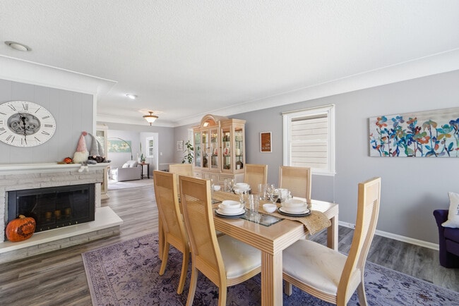 Building Photo - 6502 Allison Ave